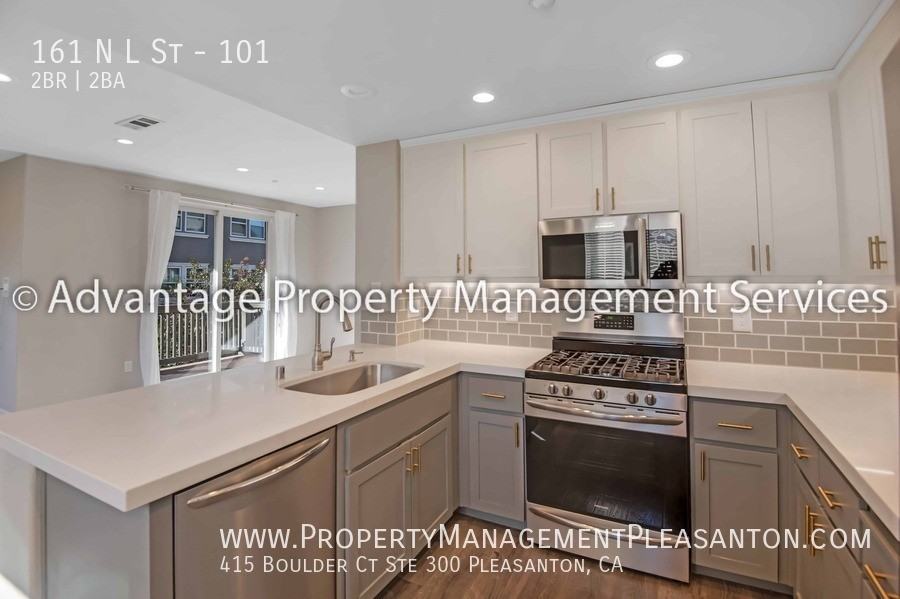 161 North L Street #101 - Photo 7 of 14