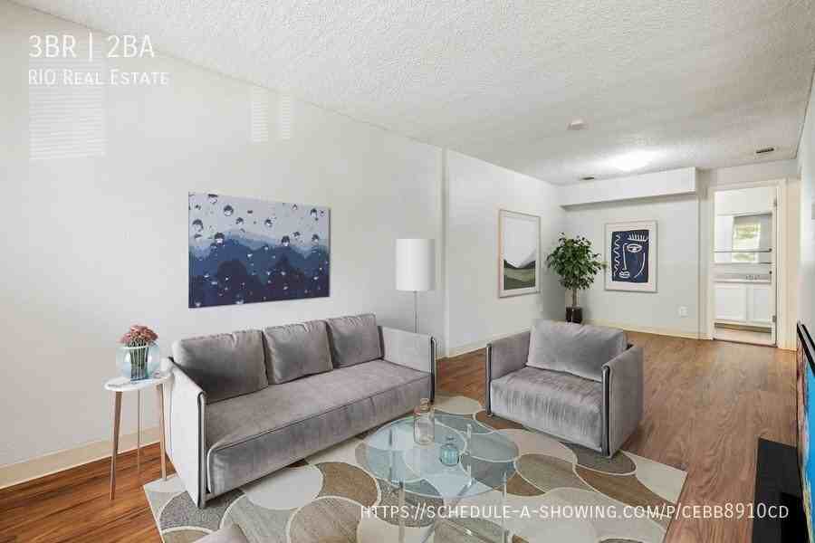 2110 N Williams St #230 - Photo 4 of 9