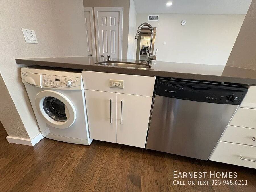 141 South Clark Drive #530 - Photo 7 of 17