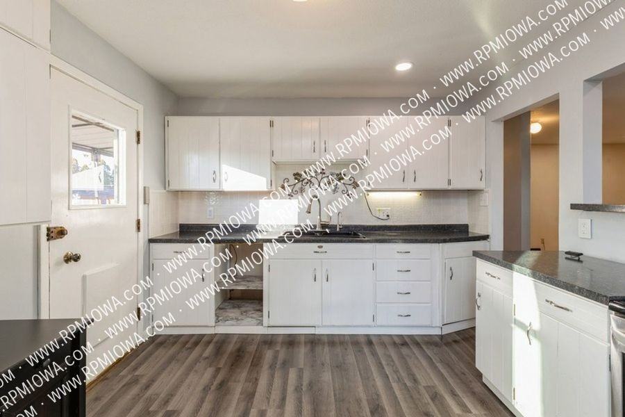 306 Northeast Grant Street - Photo 6 of 16