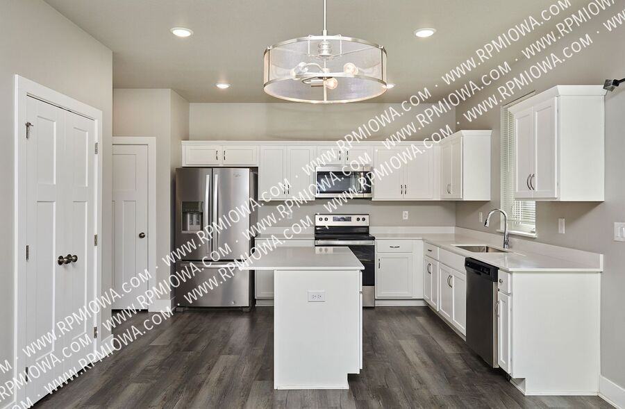 670 Southeast Drumlin Drive - Photo 5 of 20