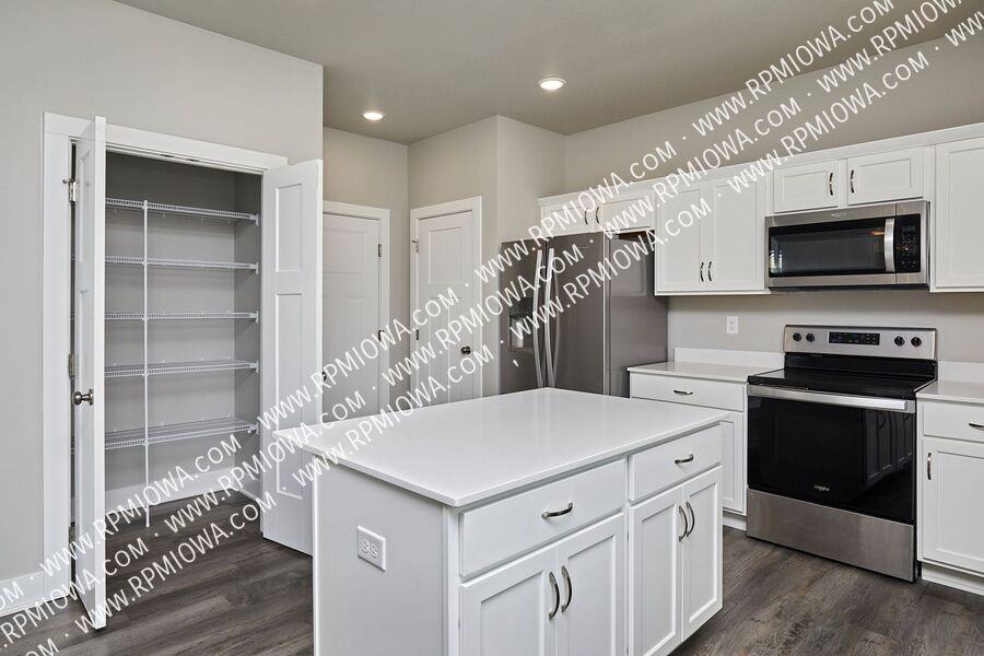 670 Southeast Drumlin Drive - Photo 6 of 20