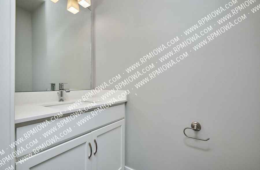 670 Southeast Drumlin Drive - Photo 7 of 20