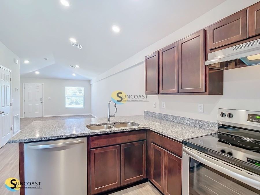 2014 Dorion Street - Photo 6 of 18