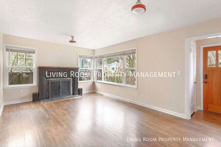 7096 North Cambridge Avenue - Photo 2 of 16