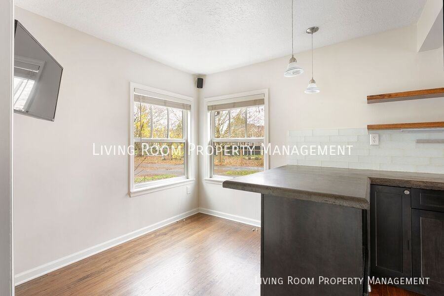 7096 North Cambridge Avenue - Photo 5 of 16