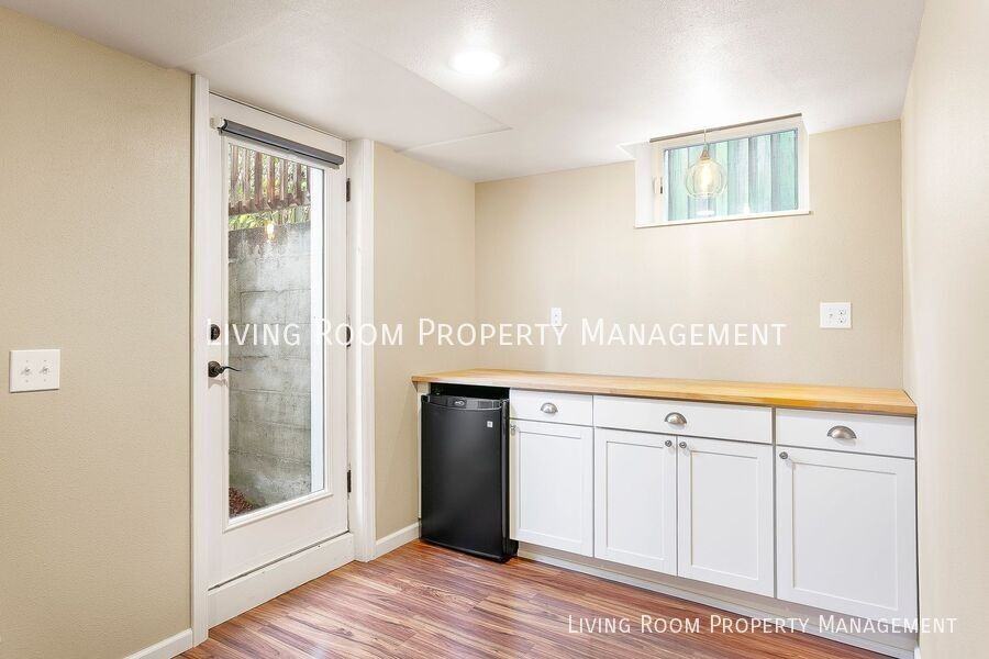 7096 North Cambridge Avenue - Photo 6 of 16