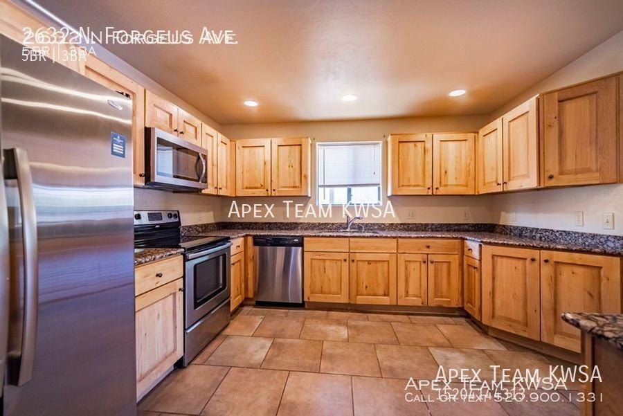 2632 North Forgeus Avenue