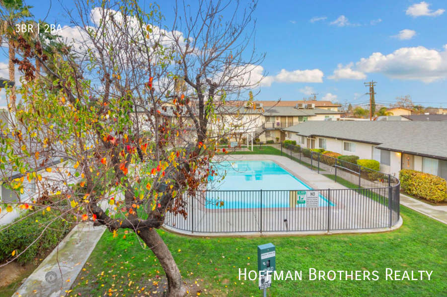 4317 Columbus Street #K - Photo 3 of 8