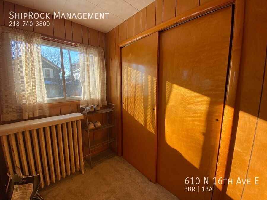 610 N 16th Ave E - Photo 2 of 16