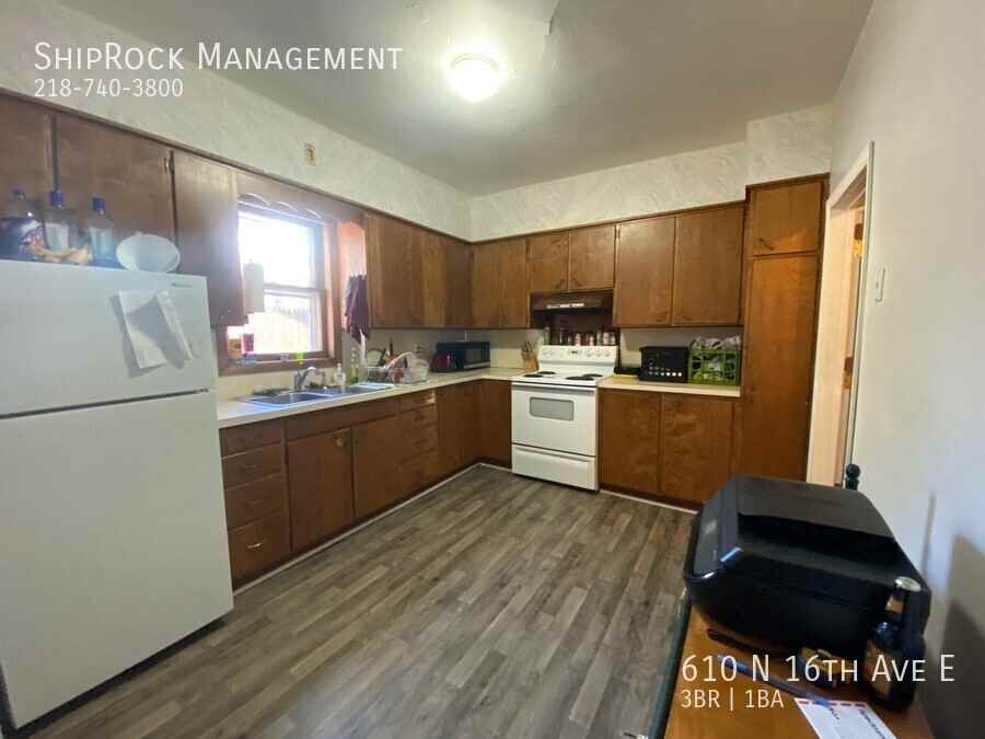 610 N 16th Ave E - Photo 7 of 16