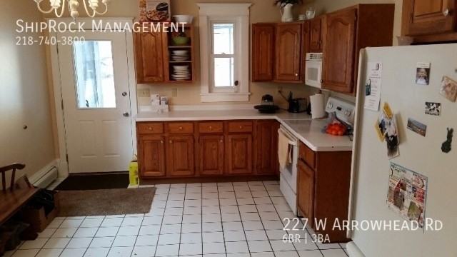 227 West Arrowhead Road - Photo 6 of 16
