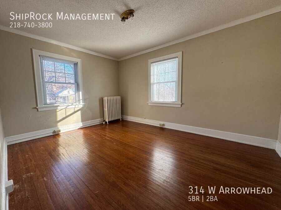 314 West Arrowhead Road - Photo 3 of 14