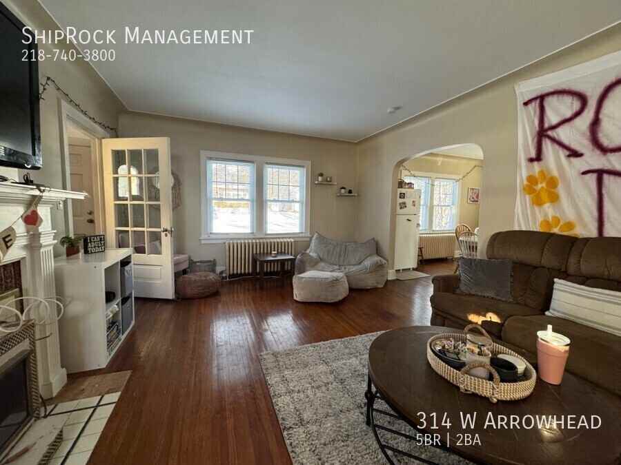 314 West Arrowhead Road - Photo 4 of 14