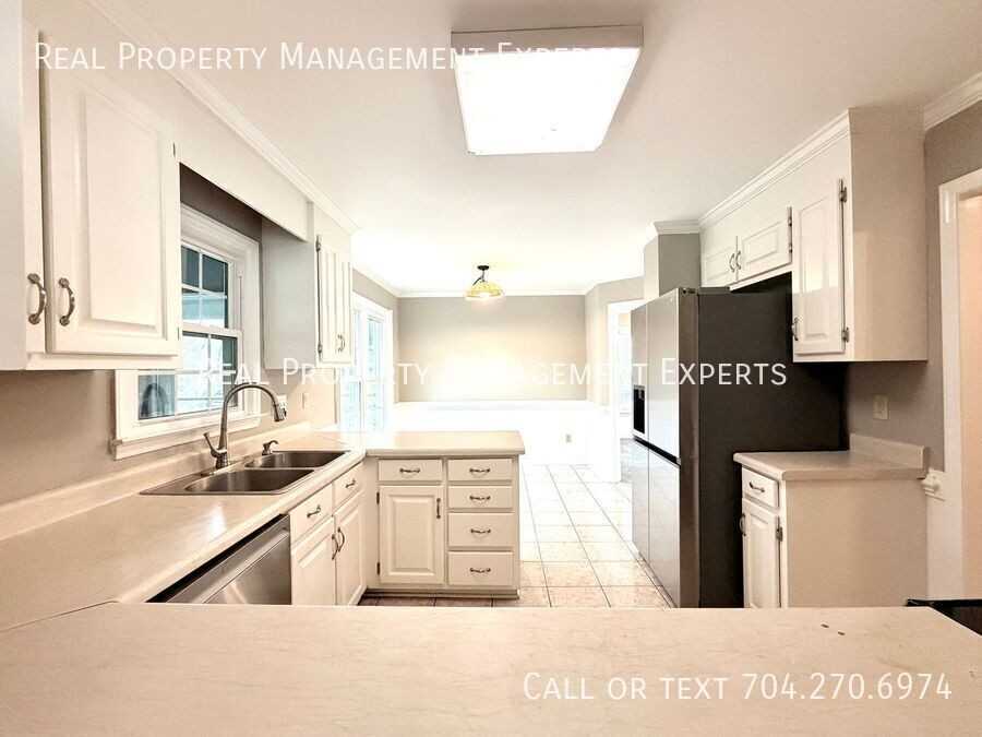 9315 Pebble Creek Way - Photo 2 of 27