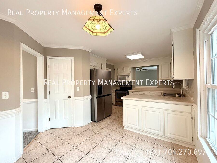 9315 Pebble Creek Way - Photo 5 of 27