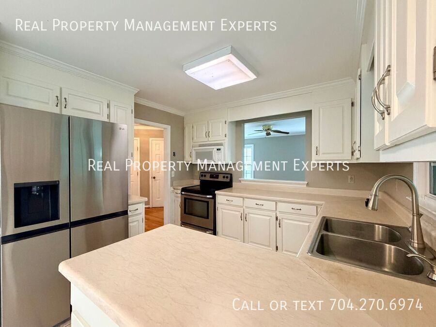 9315 Pebble Creek Way - Photo 6 of 27