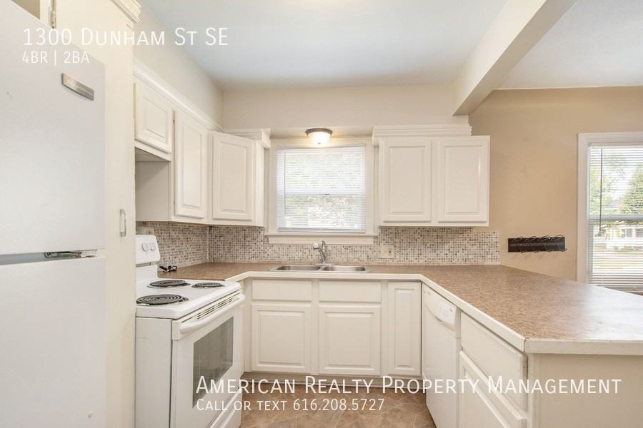 1300 Dunham Street Southeast - Photo 4 of 16