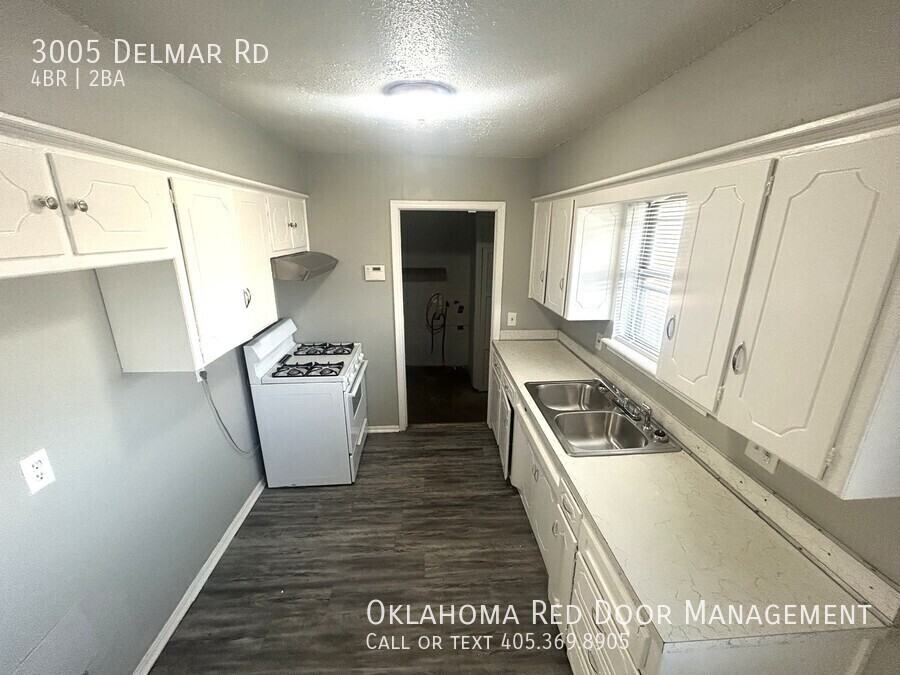 3005 Delmar Road - Photo 3 of 27