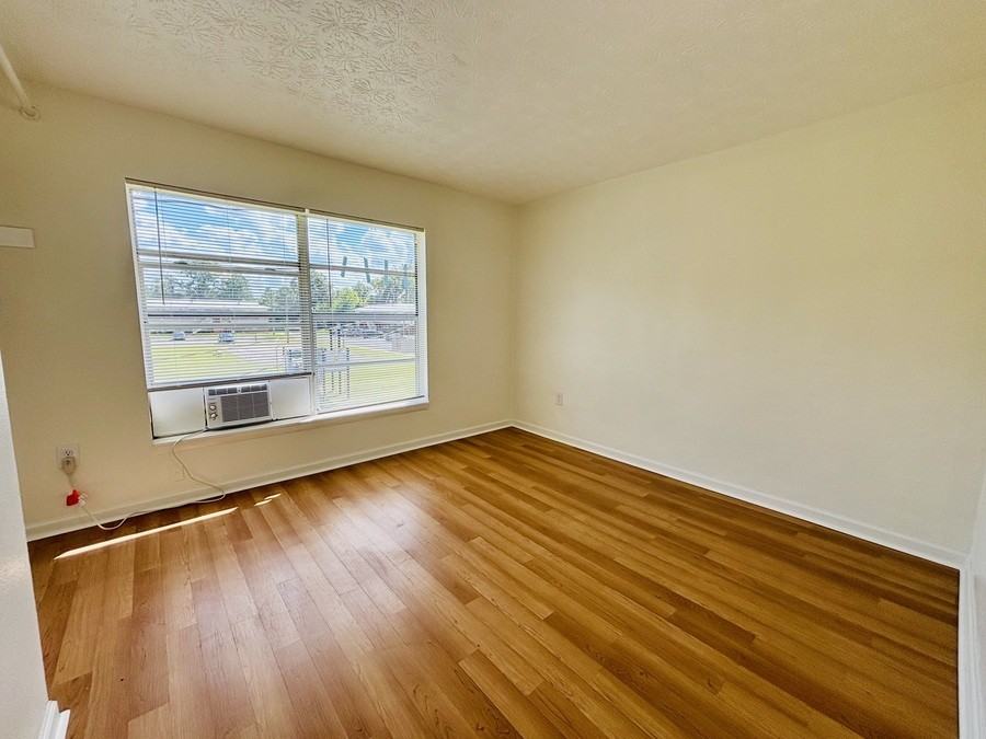 922 E Brownlee St - Photo 4 of 5