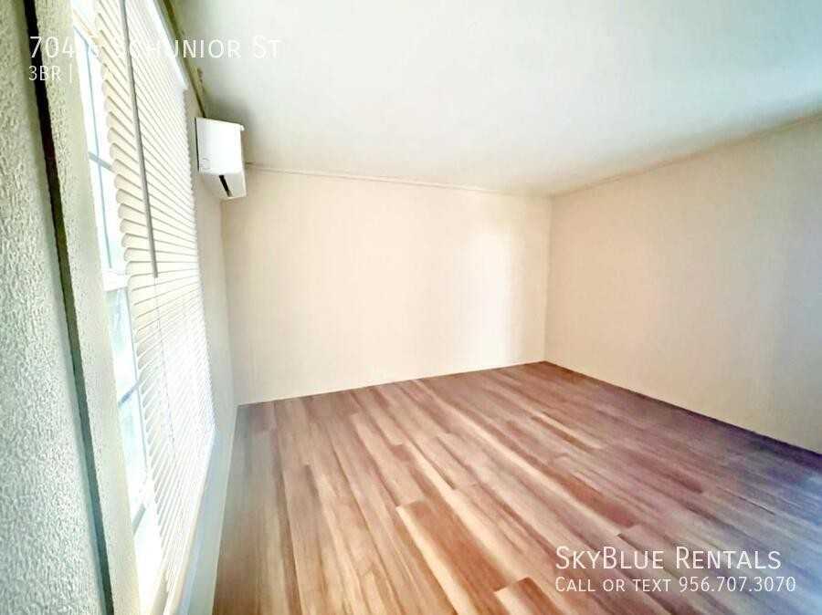 704 E Schunior St - Photo 7 of 9