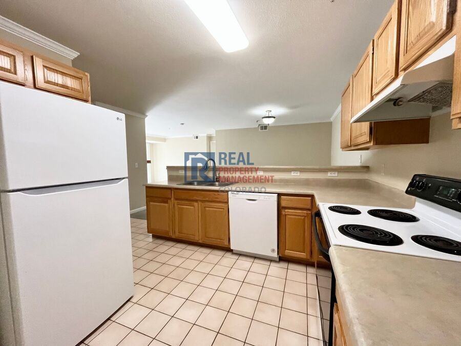 12348 W Dorado Pl #201 - Photo 4 of 18