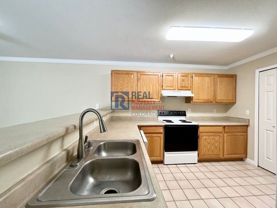 12348 W Dorado Pl #201 - Photo 5 of 18