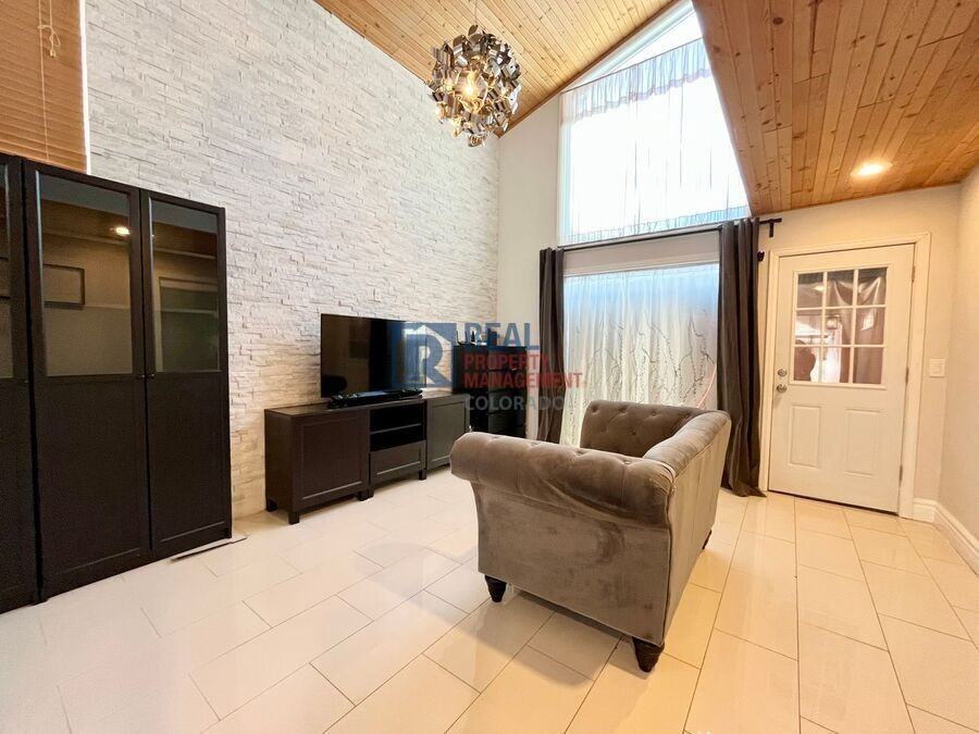 1529 Sable Blvd #A - Photo 2 of 19