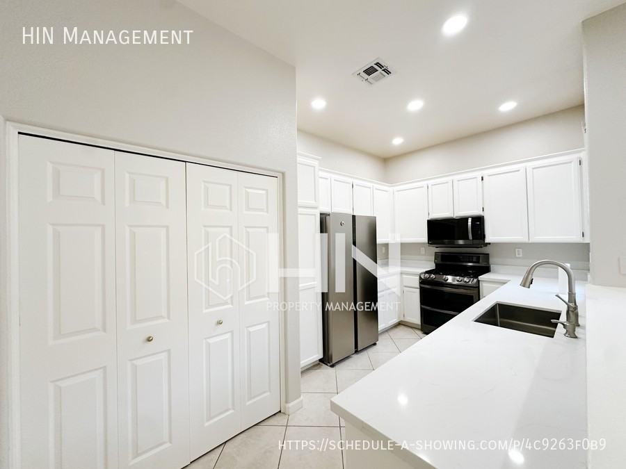 3769 Florian Street - Photo 6 of 38