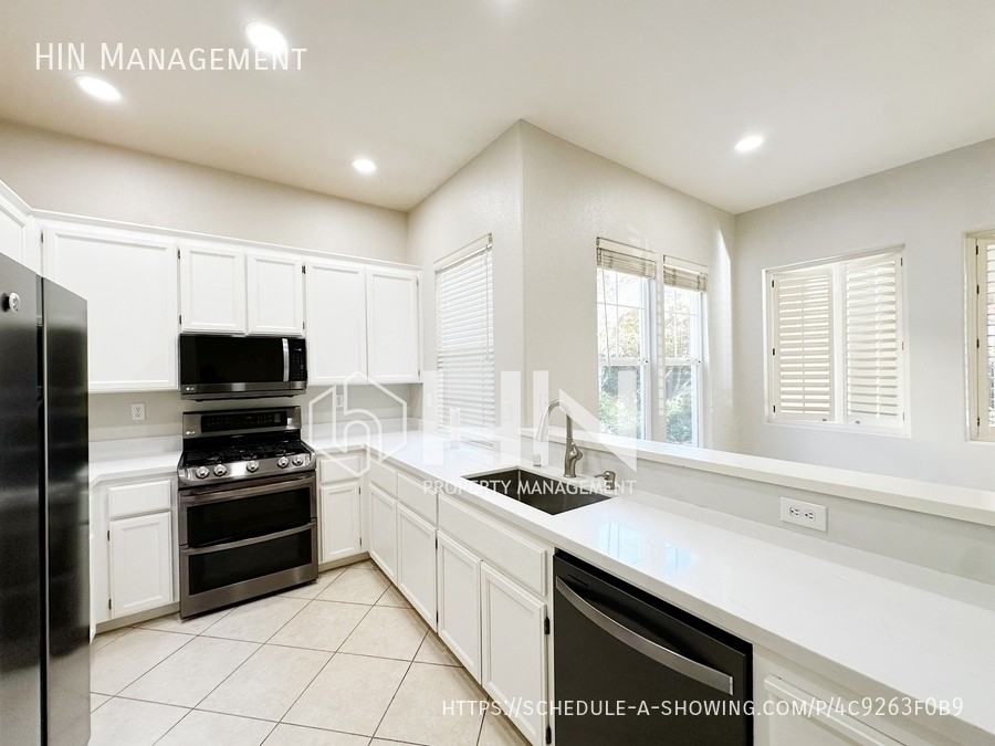 3769 Florian Street - Photo 7 of 38