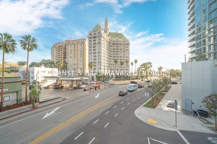 21 Alamitos Avenue #04 - Photo 2 of 24