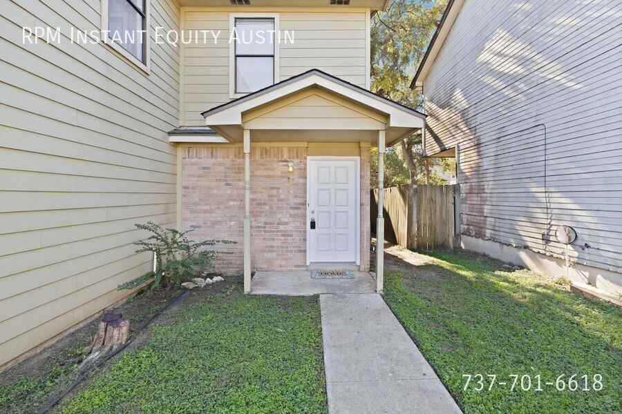 2629 Alcott Ln #B - Photo 3 of 35