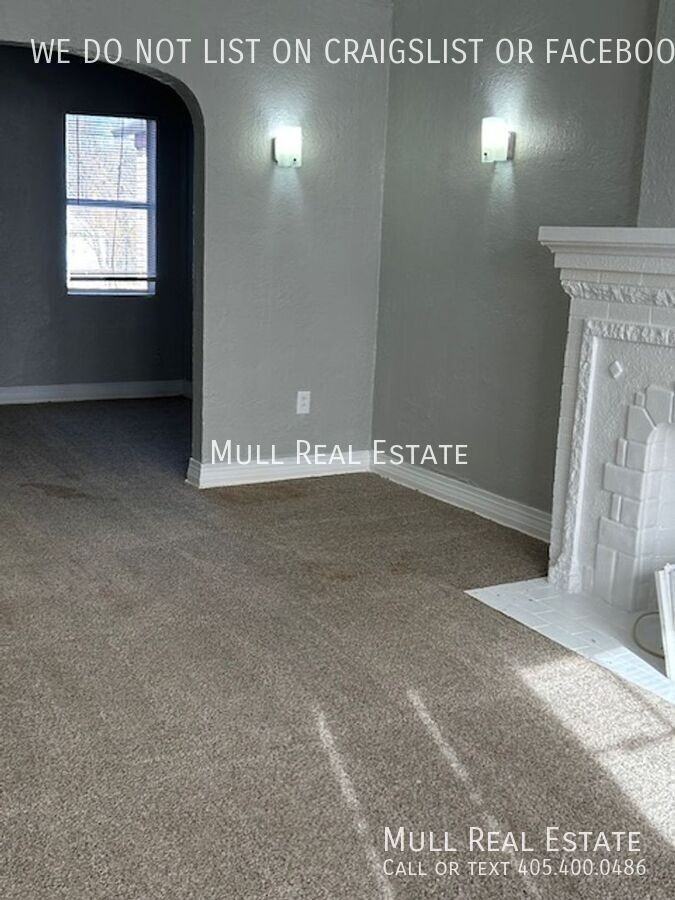 825 Northeast 24th Street - Photo 2 of 10