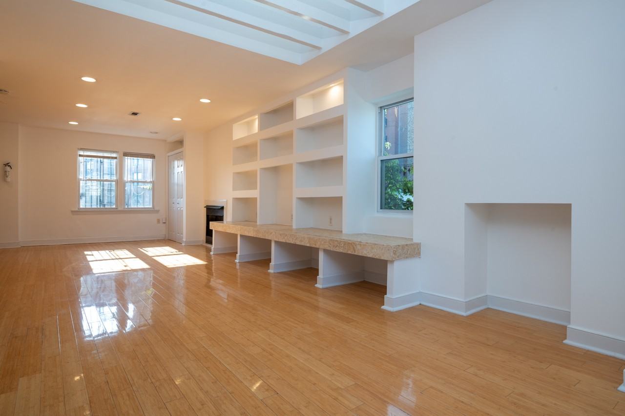 1123 5th St Nw #4 - Photo 5 of 18