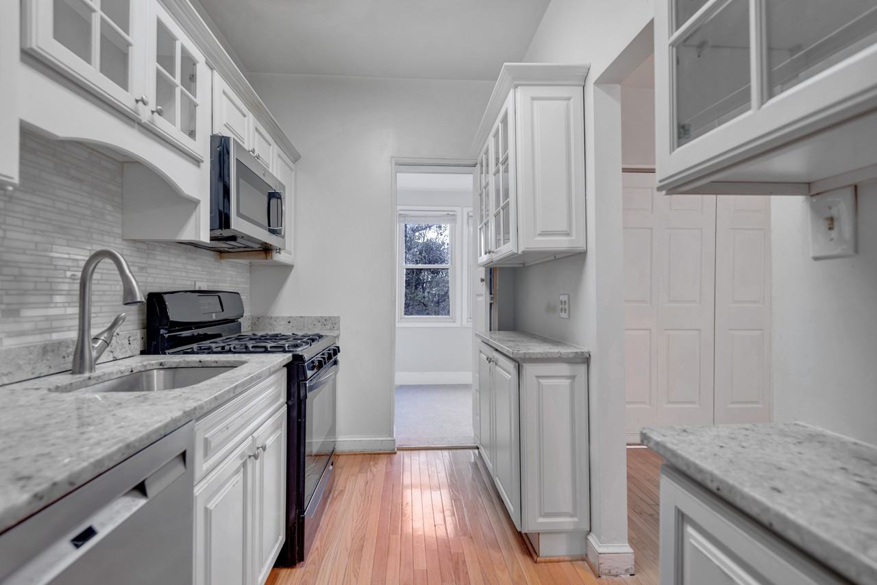 2730 10th Street Northeast - Photo 4 of 26