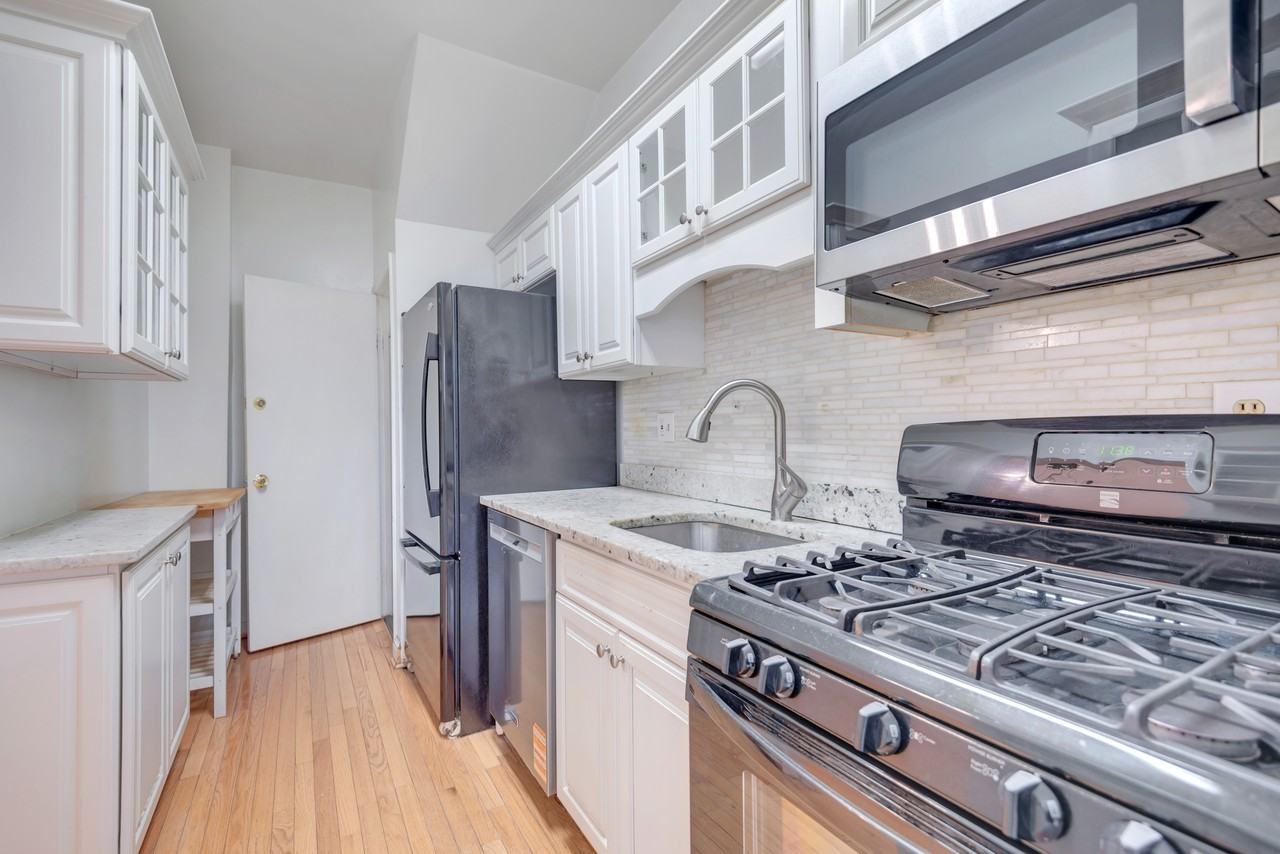 2730 10th Street Northeast - Photo 5 of 26