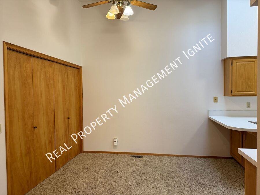 1115 Northeast Hidden Valley Drive - Photo 7 of 14