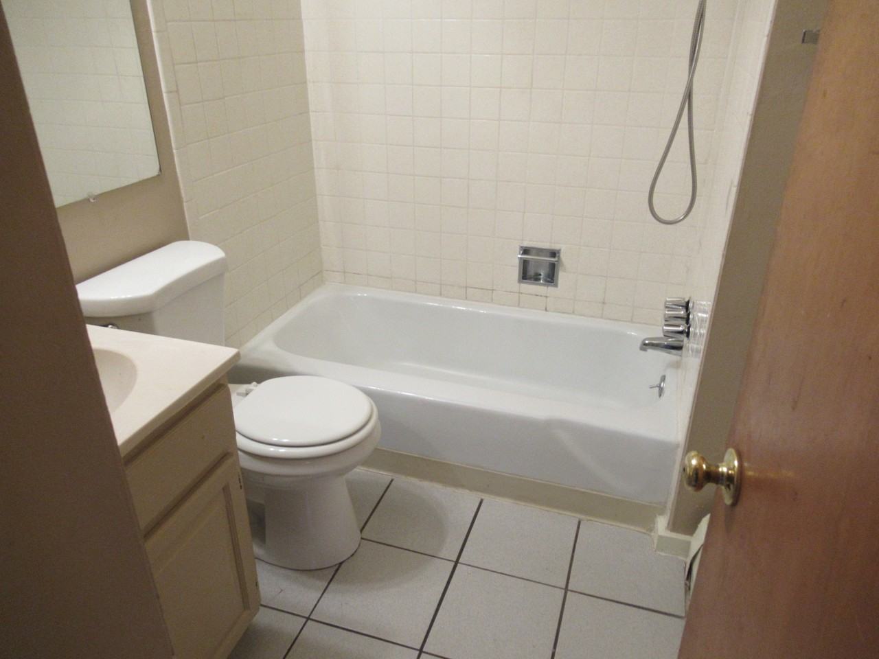 2501 West Willamette Avenue - Photo 5 of 10