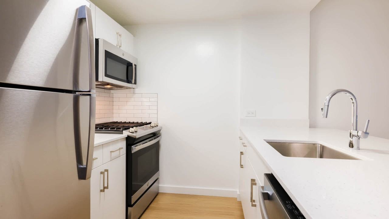 Hudson Crossing - Photo 2 of 50