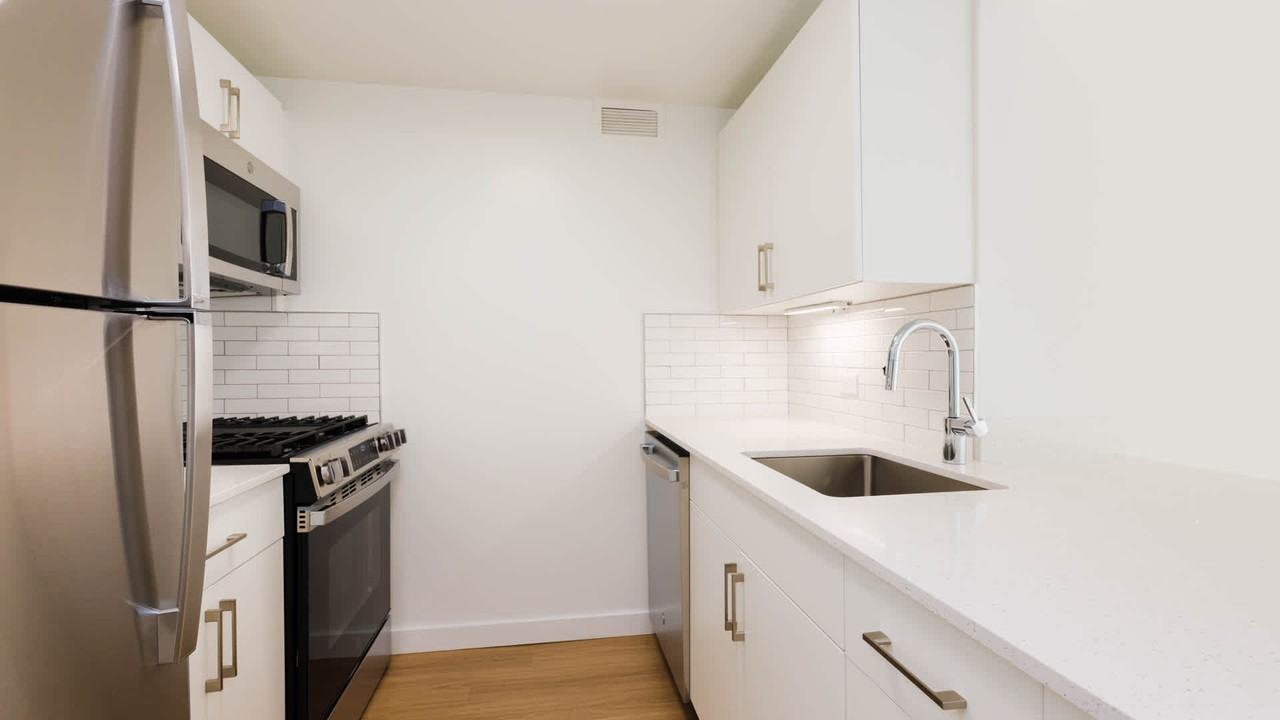 Hudson Crossing - Photo 7 of 50