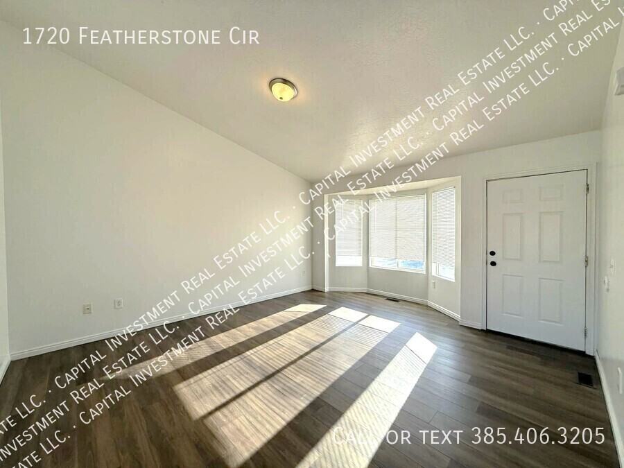 1720 West Featherstone Circle - Photo 2 of 21