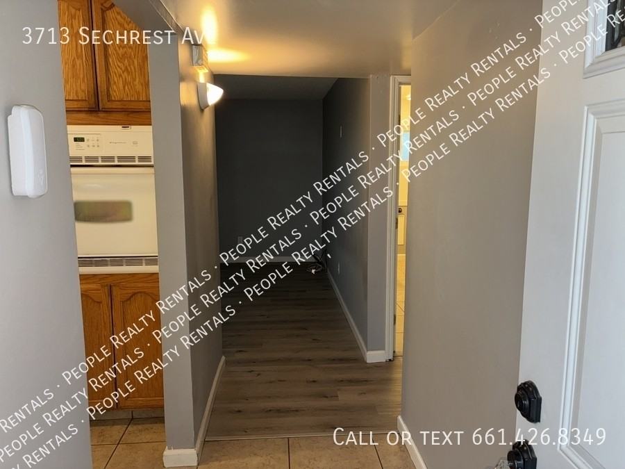 3713 Sechrest Avenue - Photo 2 of 15