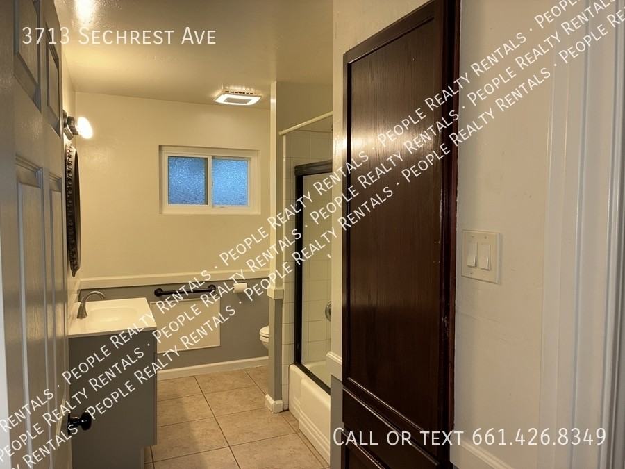 3713 Sechrest Avenue - Photo 6 of 15