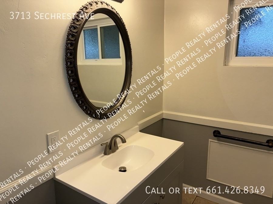 3713 Sechrest Avenue - Photo 7 of 15