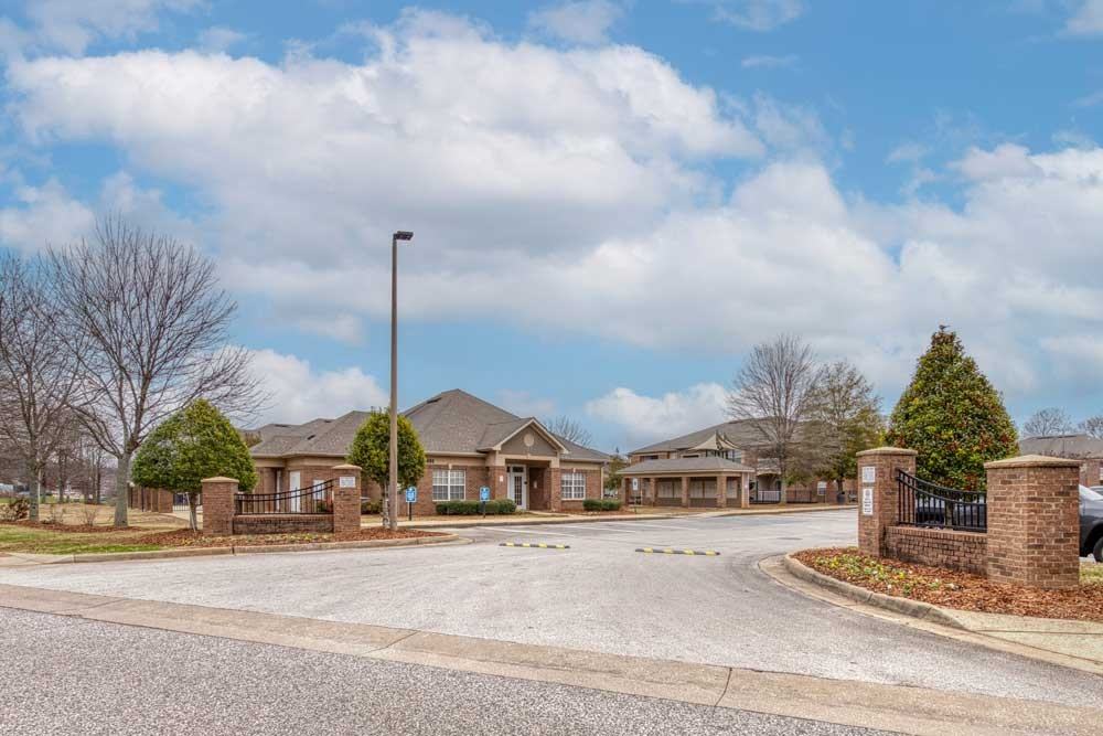 Dunwoody Place - Photo 3 of 34