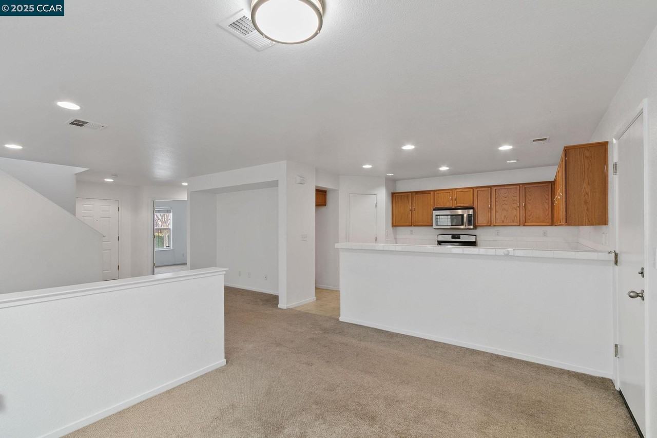 3200 Puffin Cir #3200 - Photo 2 of 30