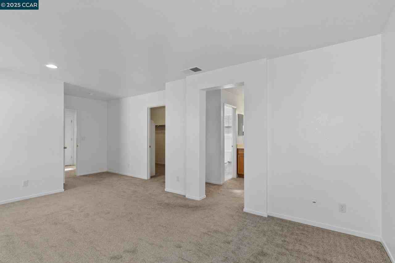 3200 Puffin Cir #3200 - Photo 5 of 30