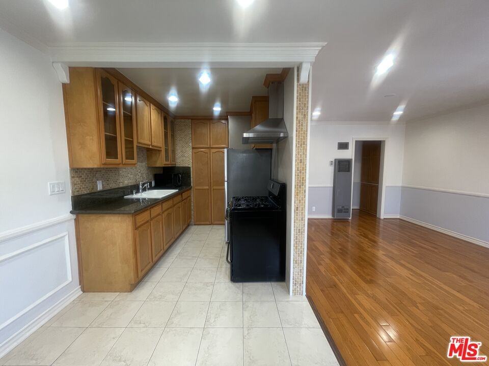 1126 North Formosa Avenue