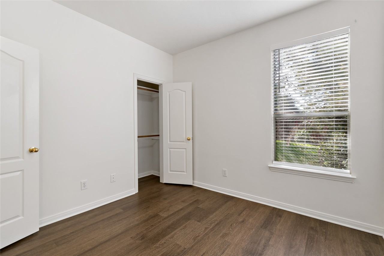 3326 Lakeway Lane #3326 - Photo 6 of 48