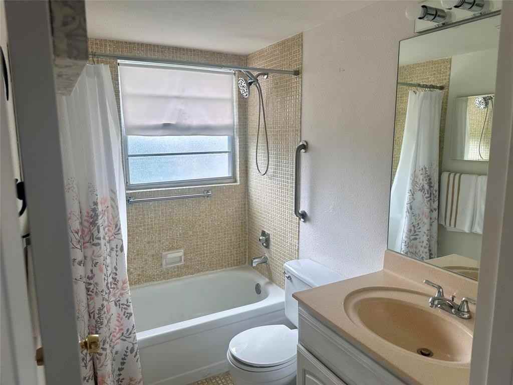 200 Mansfield Way #200-200 - Photo 3 of 15